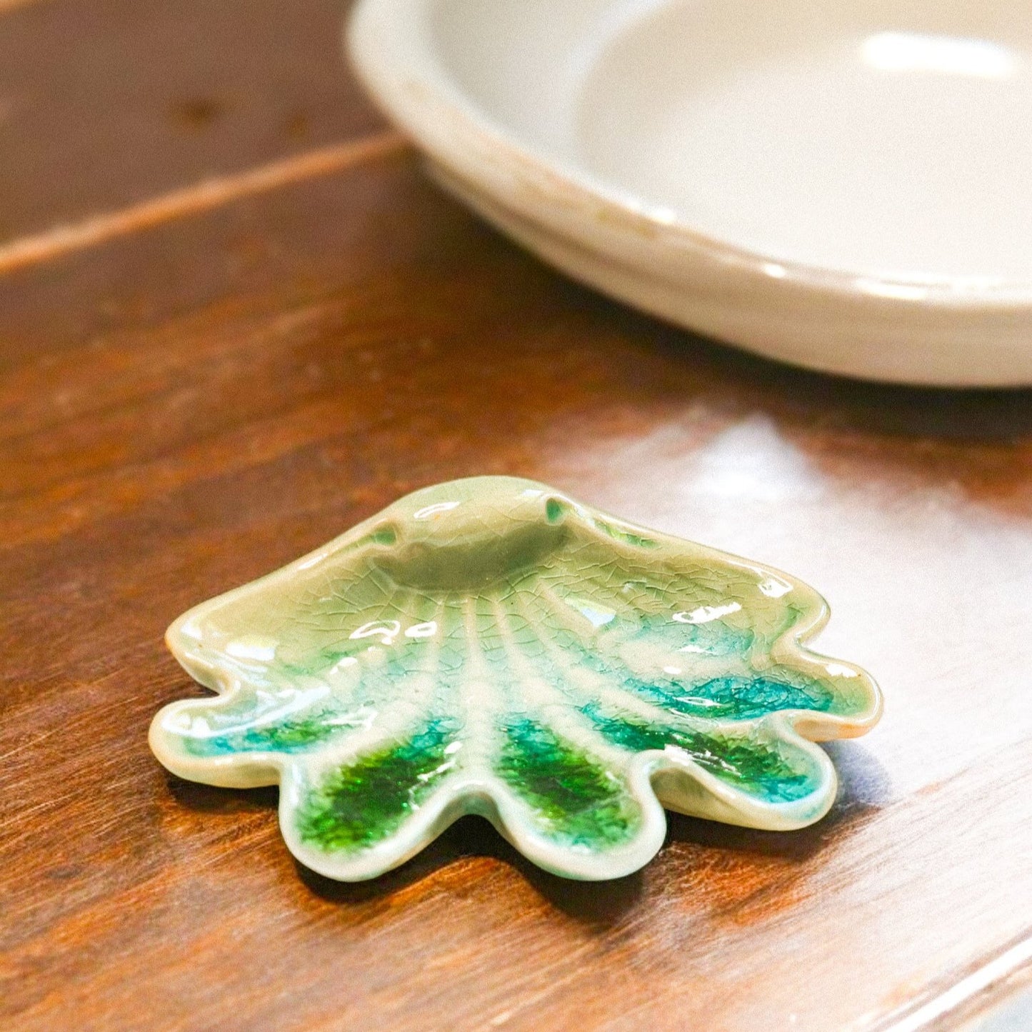 Crackled Blue Seashell Soap Dish – A Coastal Charm for Your Space