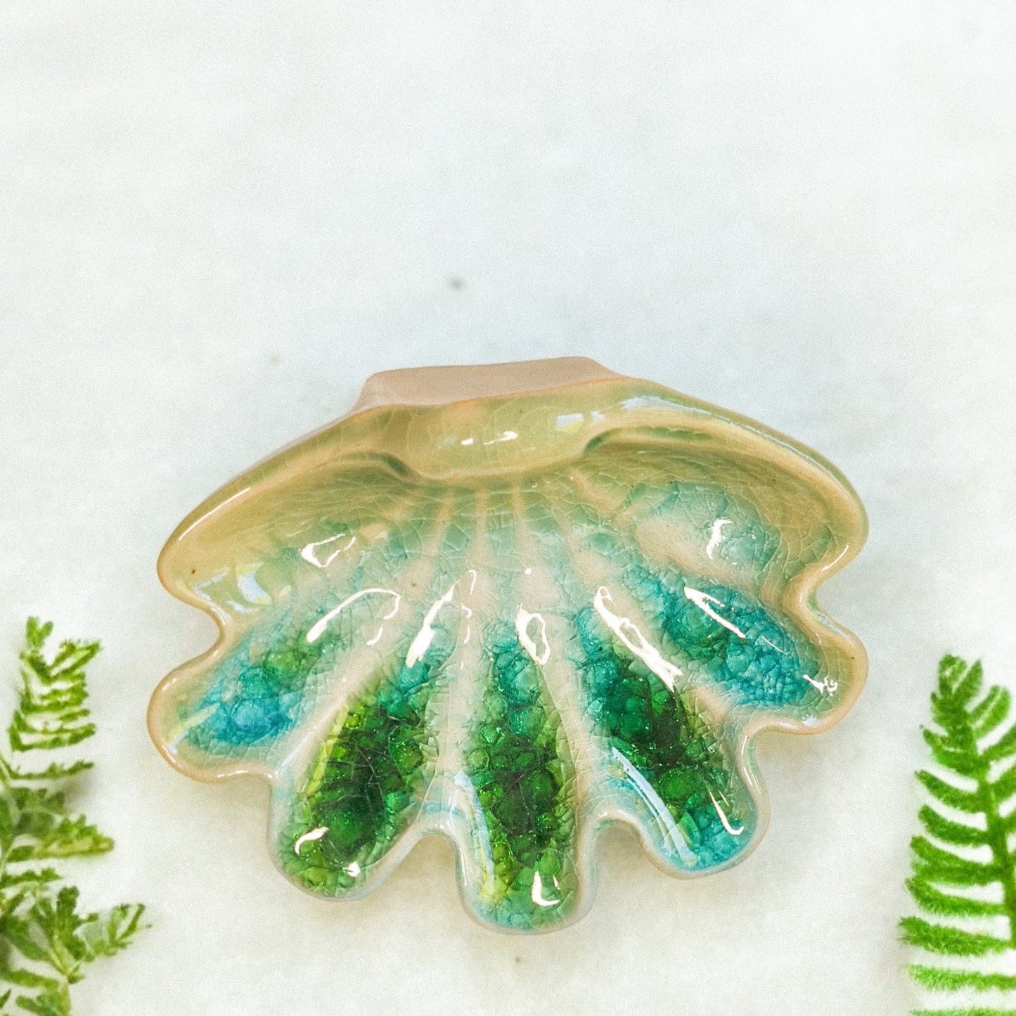 Crackled Blue Seashell Soap Dish – A Coastal Charm for Your Space